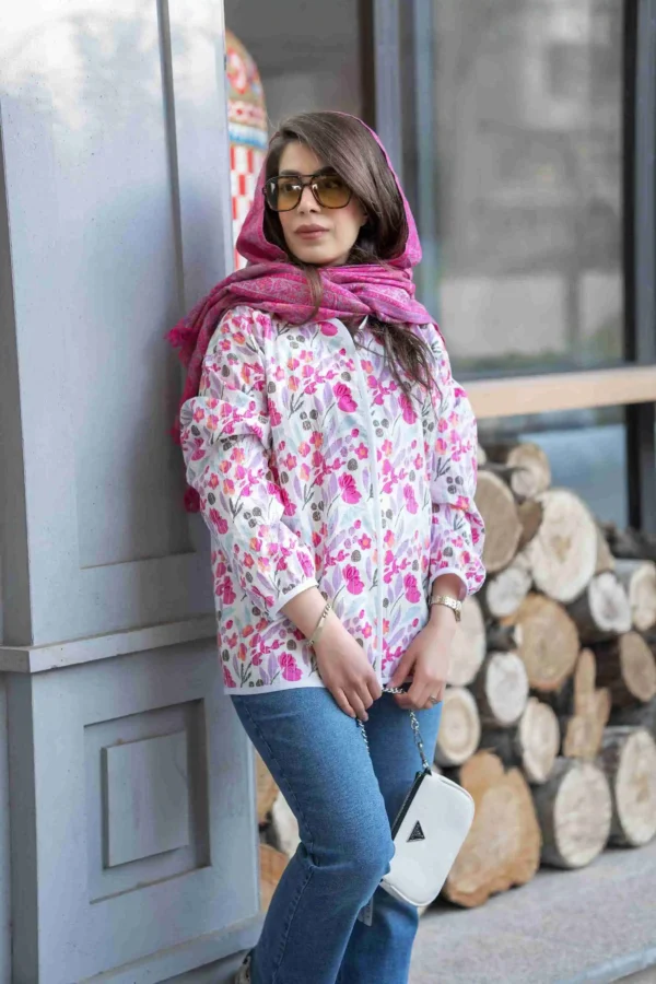 کت نیلا - تصویر 4